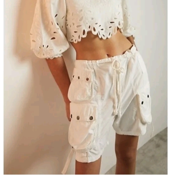 FREE PEOPLE Moon Bay White Parachute Cargo Shorts, Size Small - Picture 2 of 14